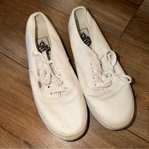 $60 Vans White Canvas Women’s Tennis Shoes Size 7.5 Low Top Lace Up
